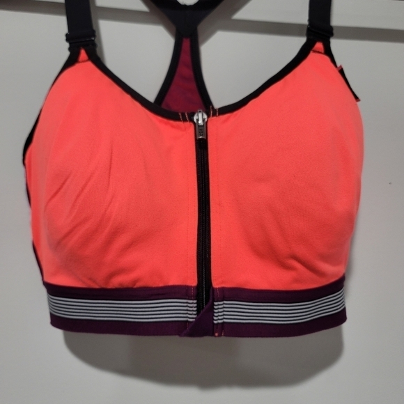 Victoria's Secret Wireless Sports Bra Size 34DD - Picture 5 of 15
